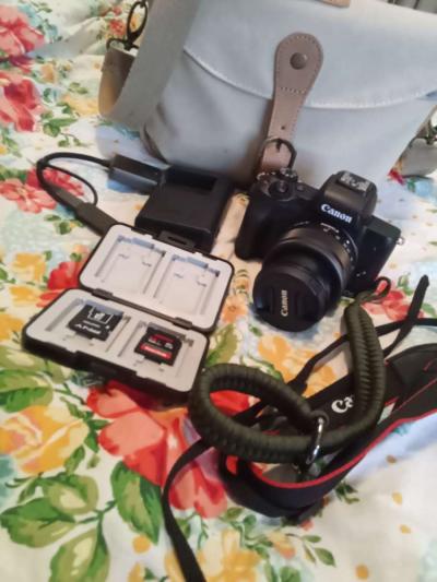 Canon EOS M50 Mark ii mirrorless 4k camera - Thumbnail 2