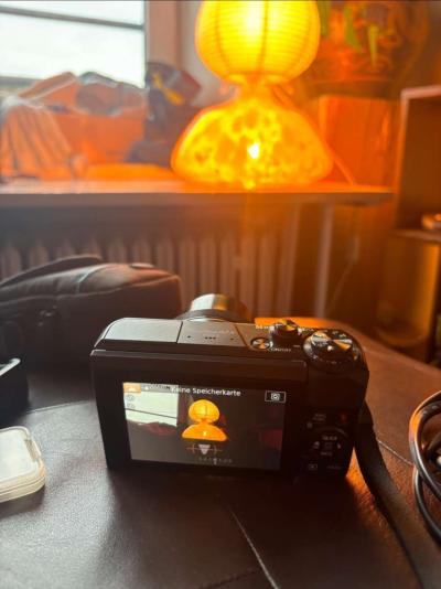 Canon powershot g7x mark II Bundle - Thumbnail 3