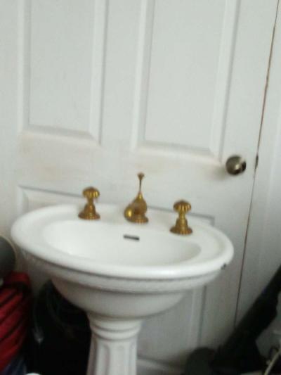 vintage cast iron porcelain pedestal sink BEAUTIFUL - Thumbnail 3