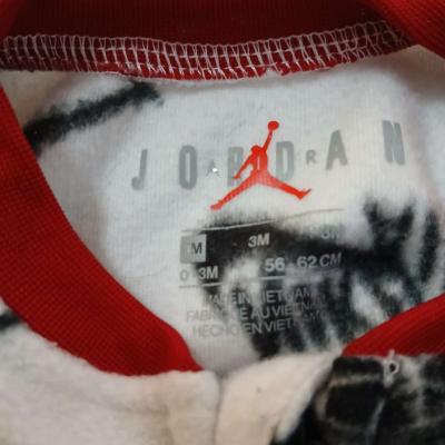 Baby Nike Jordan pijamas size 0 to 3M - Thumbnail 3