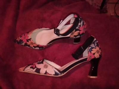 floral hells never worn - Thumbnail 4