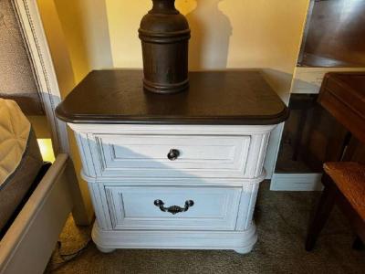 Top of the Line LUXTURY COMFORT Bed Suite - Thumbnail 3