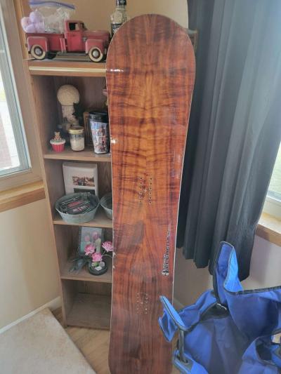 jacket a sweater a short sleeve a backpack tiresba bike - Thumbnail 3