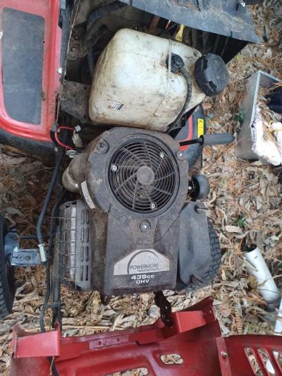 YardMachine Riding Lawnmower - Thumbnail 5