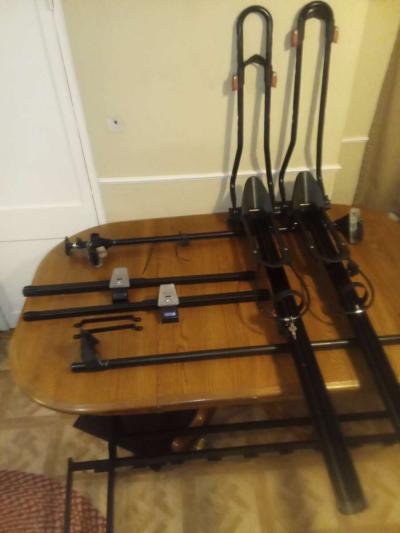 Yakima used upright bicycle roof carriers