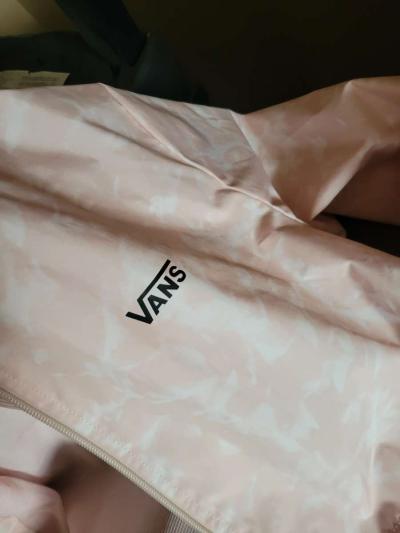 jacket a sweater a short sleeve a backpack tiresba bike - Thumbnail 2