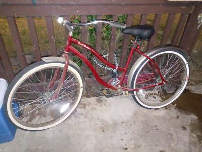 womans Huffy beach cruiser bike - Thumbnail 2