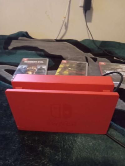 Nintendo switch with original box it came in 3 games - Thumbnail 4