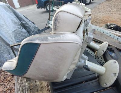 Oversized Pontoon Seat With Double Pedestal Base - Thumbnail 5