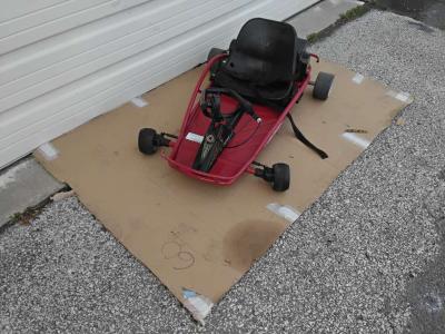 Red Electric Razor Drifter Go kart Needs Battery Like New - Thumbnail 2