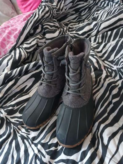 Duck Boots - Thumbnail 2