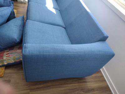 sofa and rug - Thumbnail 4