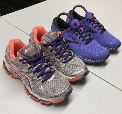 ASICS Gel Evate 2 Brooks Ghost 14 Size 7 half Sneaker Bundle - Thumbnail 2
