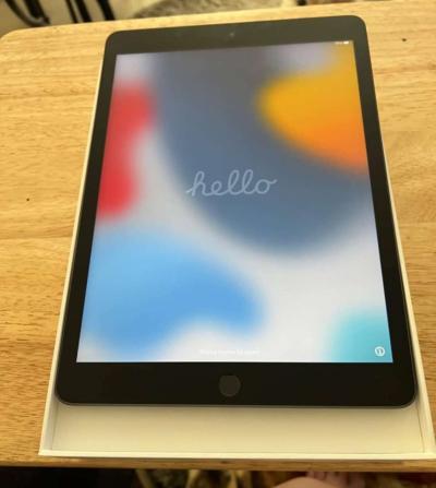 iPad 9th Generation 64GB  WiFi  Space Gray - Thumbnail 2