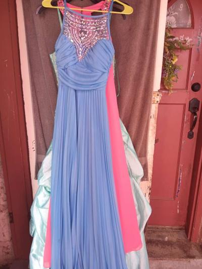 prom and formal dresses - Thumbnail 3
