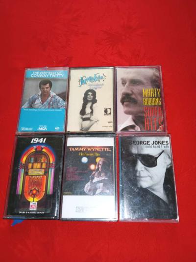 MOIVES  CDS AND CASSETTES - Thumbnail 3