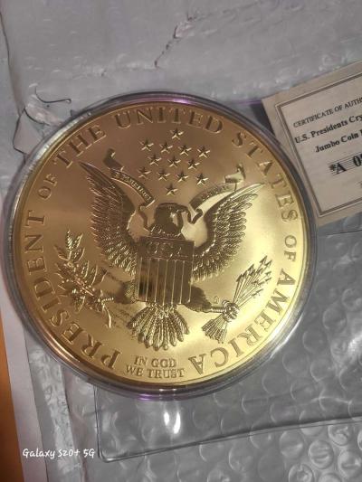 Donald trump jumbo coin layered in 24k gold - Thumbnail 2