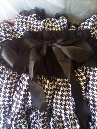 6yrs Houndstooth TuTu Pettiskirt EUC Button Cinchers - Thumbnail 4