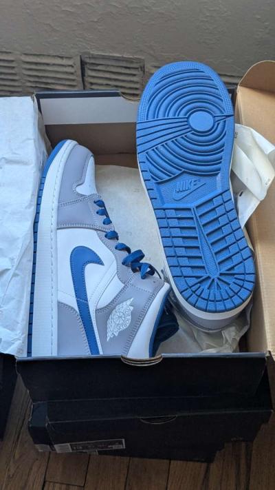 official sneakers - Thumbnail 4