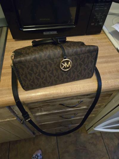 Michael kors purse - Thumbnail 2