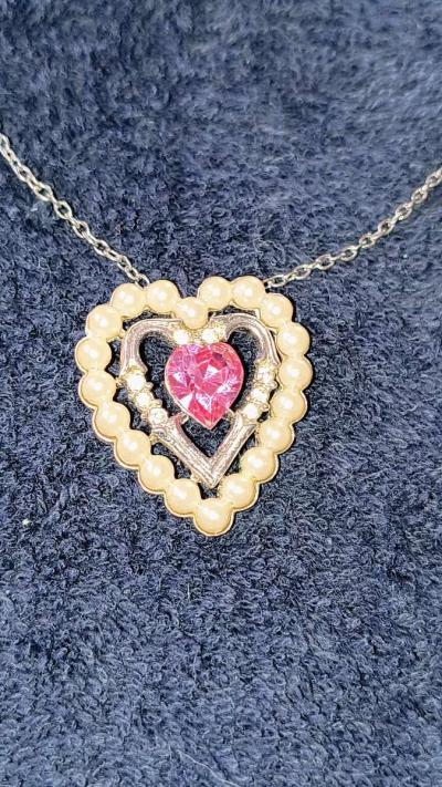 Vintage Avon Pink Heart Necklace - Thumbnail 3