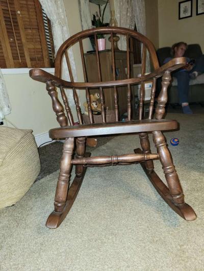 Windsor rocking chair - Thumbnail 2