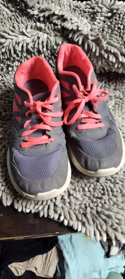 size 10 womens shoes - Burleson, Texas