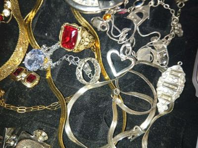 bunch of nice jewelry lots of real mostly silver - Thumbnail 2