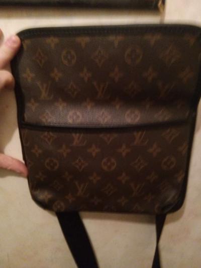 louis Vuitton cross body bag - Thumbnail 3