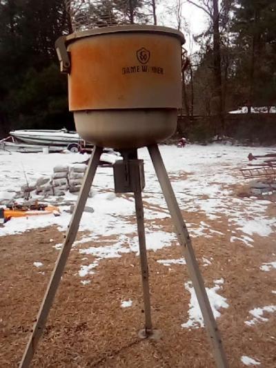 deer feeder - Thumbnail 2