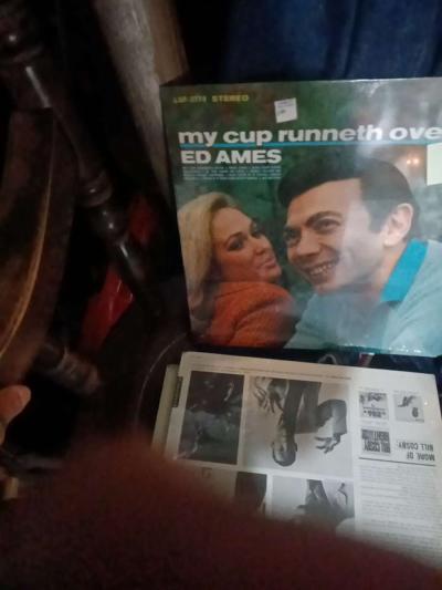 vinal records - Thumbnail 3