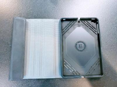 Targus  VersaVu Slim 360 Polycarbonate Folio for 79 iPad   M - Thumbnail 3