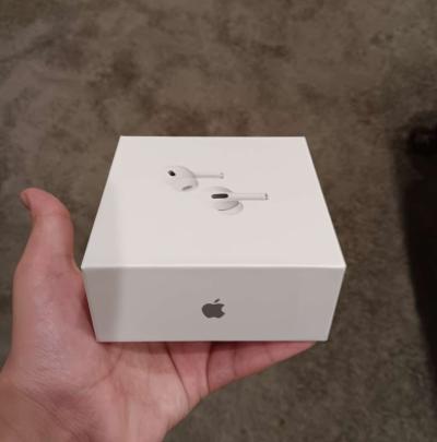 Apple AirPods 2nd Generation with Charging Case  White - Thumbnail 5