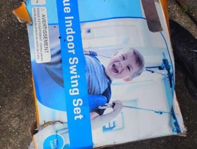 indoor swing and pull up bar combo - Thumbnail 2