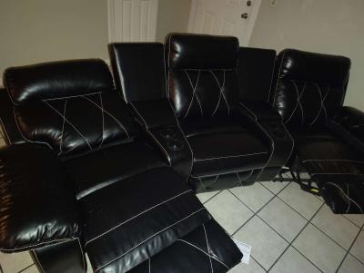 Tri leather recliner sofa brand new condition - Thumbnail 5