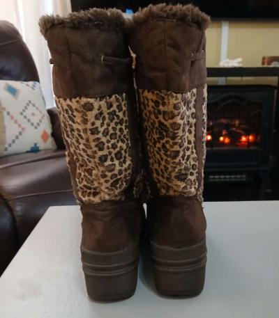 SO Wear it Declare it Snow Boots for Women Size 8 - Thumbnail 3