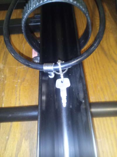 Yakima used upright bicycle roof carriers - Thumbnail 3