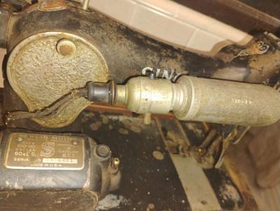 SINGER Sewing machine from 1920s - Thumbnail 6