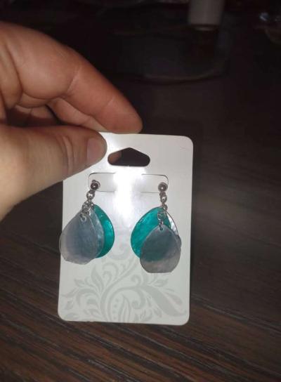 cutie dangly earrings