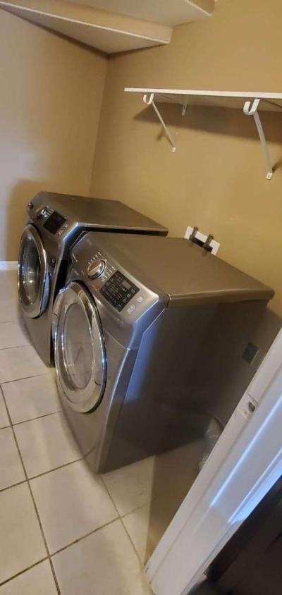 Electric washer and dryer - Thumbnail 2