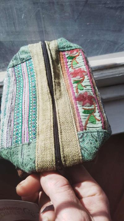 Womens medium size NWT Fashion Compassion Handcrafted Ethnic - Thumbnail 3