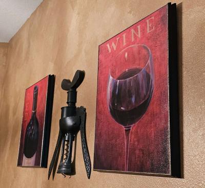 Wine and grape themed wall art - Thumbnail 2