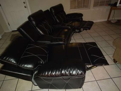 Tri leather recliner sofa brand new condition - Thumbnail 4