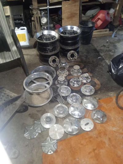 4 GM Chevy rims - Thumbnail 5