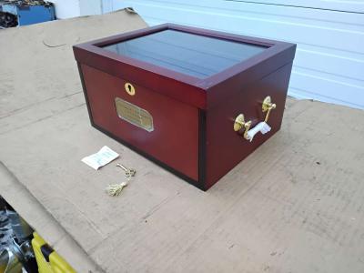 Nice Presidential Coin Collectors Case with Lock Brand New - Thumbnail 2