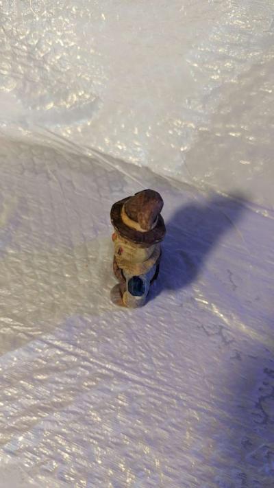 Happy Wood Scarecrow has a couple of Pumpkins and a little S - Thumbnail 5