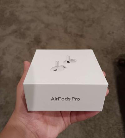 Apple AirPods 2nd Generation with Charging Case  White - Thumbnail 4