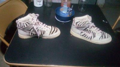 size 11 Nike zebra print shoes - Thumbnail 2