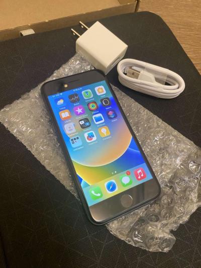 apple iPhone 8 64GB unlocked - Thumbnail 2