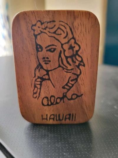 hand carved Hawaii souviner - Thumbnail 2